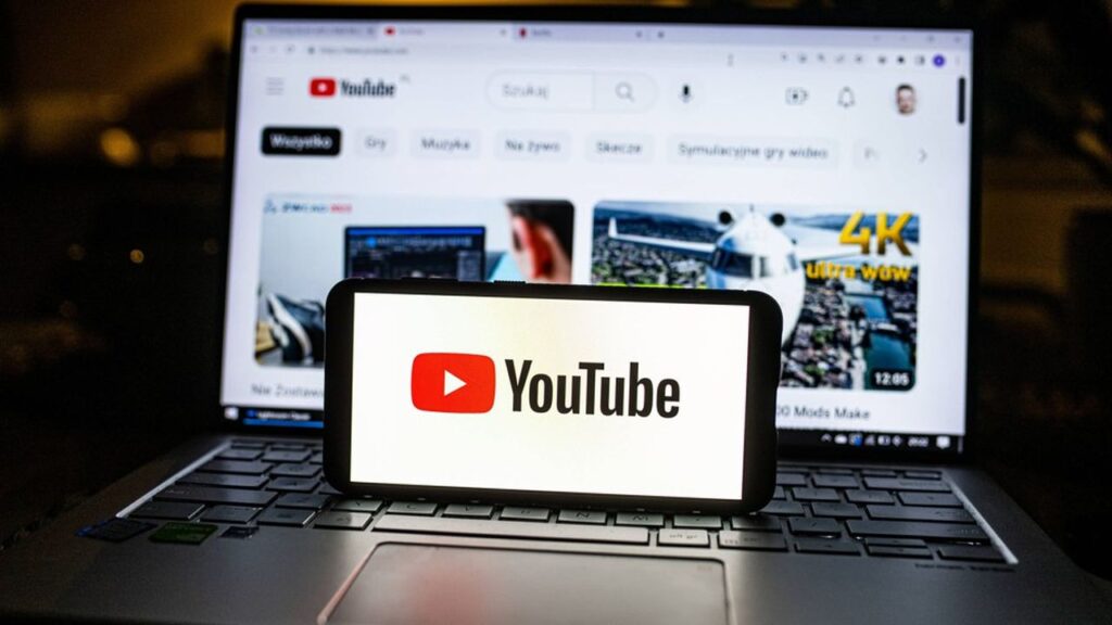 Peran Sosial Media YouTube dalam Era Digital